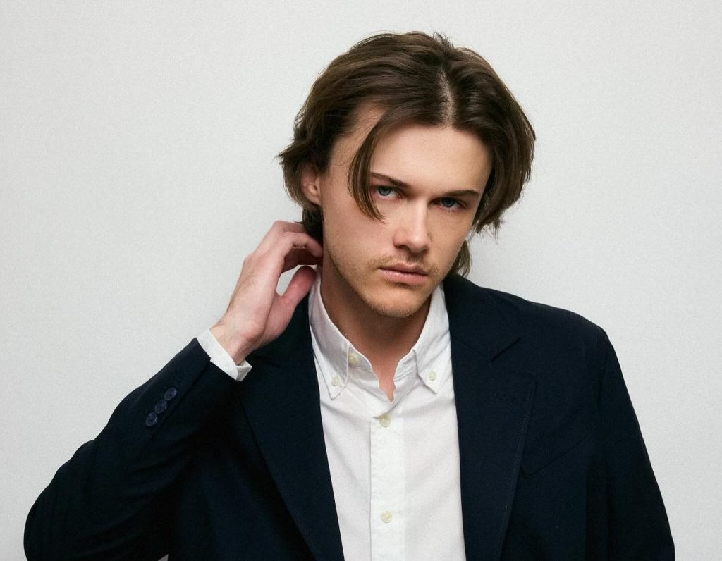Christopher Briney Height: How Tall Is The Summer I Turned Pretty Star? Christopher Briney Height: How Tall Is The Summer I Turned Pretty Star?